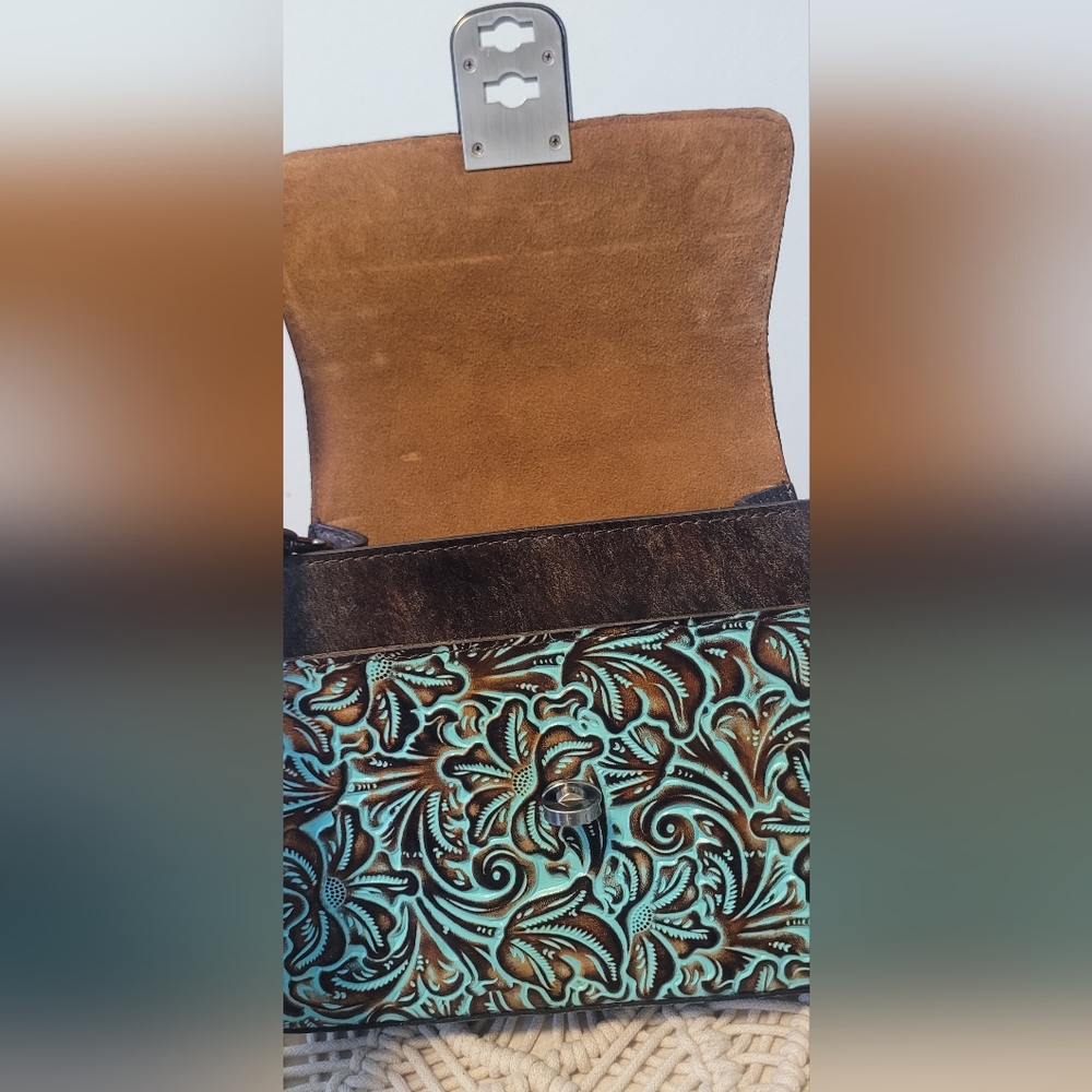 Patricia Nash Turquoise and Black Embossed Leather Bag - Picture 7 of 15